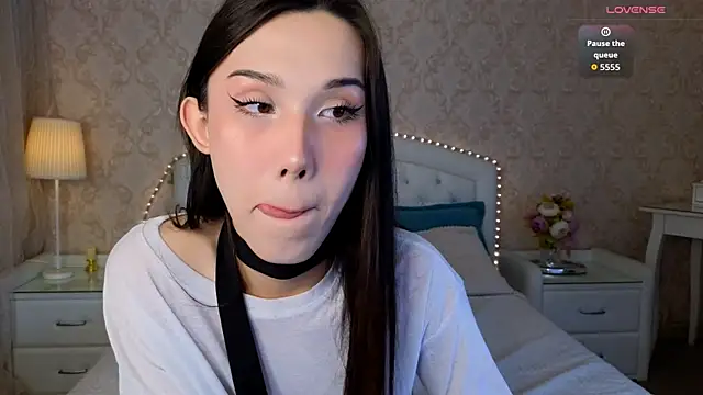 Kaia Sunshine Mia online show from October 2025 10:15:01 AM