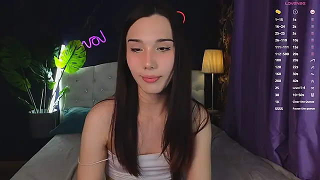 Snapshot of Kaia_Sunshine_Mia chatting on January 2025 02:39:01 PM Kaia Sunshine Mia online show from January 2025 02:39:01 PM