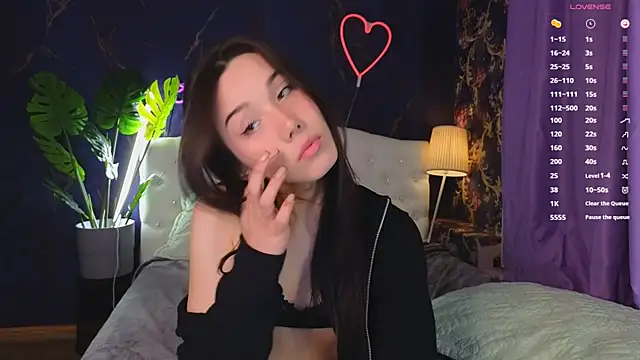 Snapshot of Kaia_Sunshine_Mia chatting on March 2025 06:12:02 PM Kaia Sunshine Mia online show from March 2025 06:12:02 PM
