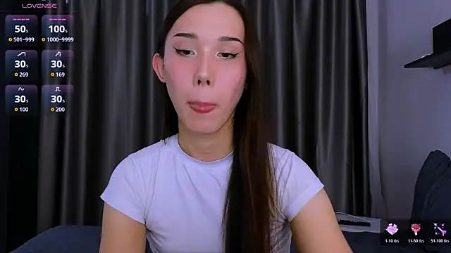 Kaia Sunshine Mia online show from January 2026 02:43:02 PM