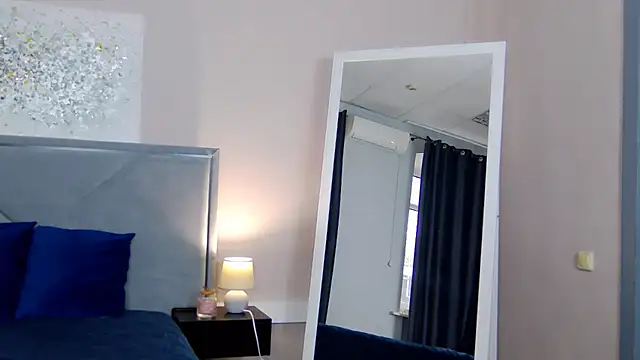 Snapshot of NicoleRosss chatting on October 2025 01:00:01 PM NicoleRosss online show from October 2025 01:00:01 PM