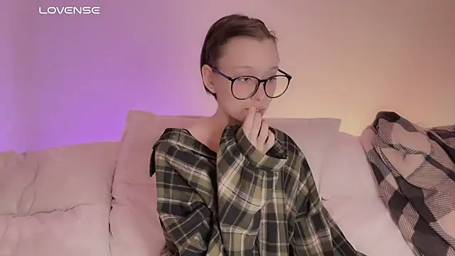 Snapshot of yourconcept chatting on December 2025 06:07:01 PM yourconcept online show from December 2025 06:07:01 PM