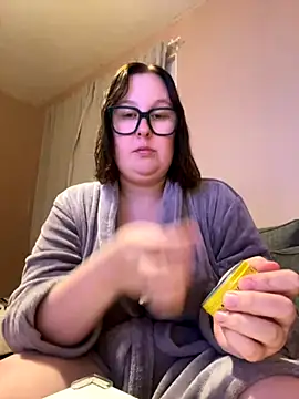 Misssmilf online show from November 2025 06:44:01 PM