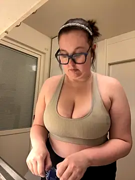 Snapshot of Misssmilf chatting on October 2025 04:40:02 PM Misssmilf online show from October 2025 04:40:02 PM