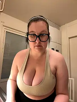 Snapshot of Misssmilf chatting on October 2025 04:55:02 PM Misssmilf online show from October 2025 04:55:02 PM