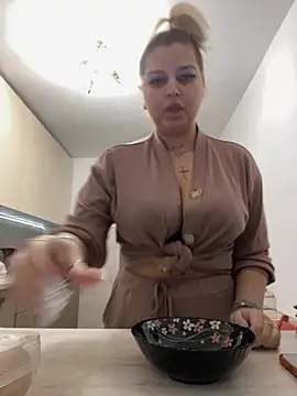 AllysonK online show from November 2025 01:33:01 PM