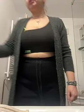 AllysonK online show from April 2026 08:21:02 AM