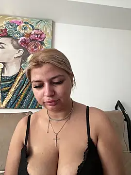 Snapshot of AllysonK chatting on July 2026 09:31:01 AM AllysonK online show from July 2026 09:31:01 AM
