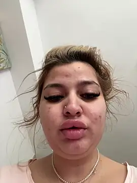 AllysonK online show from April 2026 10:33:01 AM