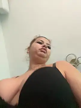 AllysonK online show from November 2025 01:45:01 PM