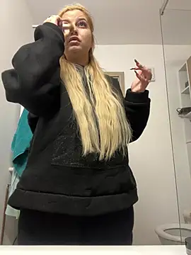 AllysonK online show from April 2026 11:03:02 AM