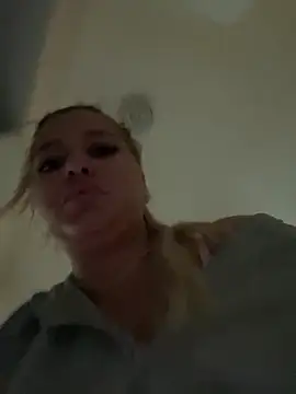 AllysonK online show from May 2026 01:05:02 PM