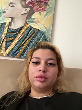 Snapshot of AllysonK chatting on June 2026 09:04:01 AM AllysonK online show from June 2026 09:04:01 AM