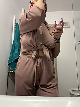 AllysonK online show from December 2025 11:09:02 AM