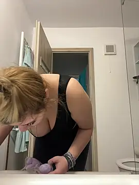 AllysonK online show from March 2026 12:48:01 PM