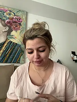 AllysonK online show from April 2026 10:33:02 AM