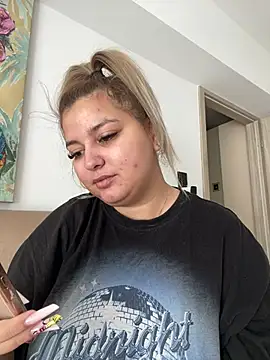 AllysonK online show from March 2025 09:36:02 AM