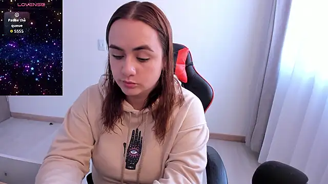 maryluna95 online show from February 2026 04:35:01 PM