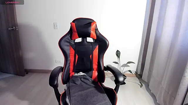 maryluna95 online show from April 2026 09:39:33 PM