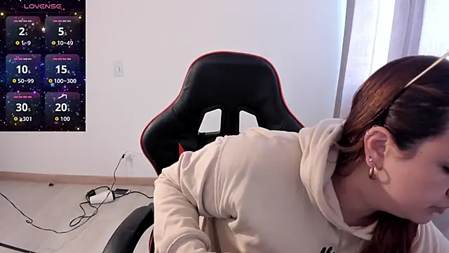 maryluna95 online show from December 2025 08:03:01 PM