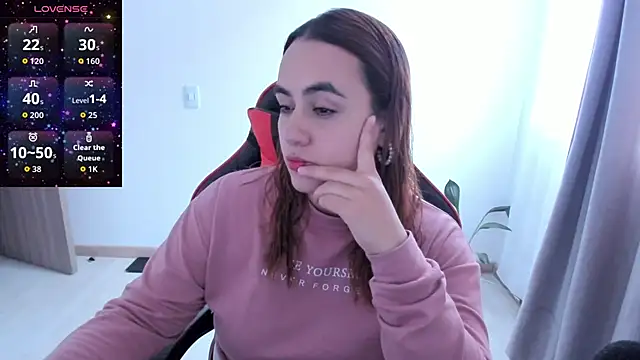 maryluna95 online show from April 2026 05:53:02 PM