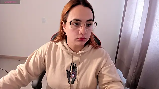 maryluna95 online show from November 2025 05:29:01 PM