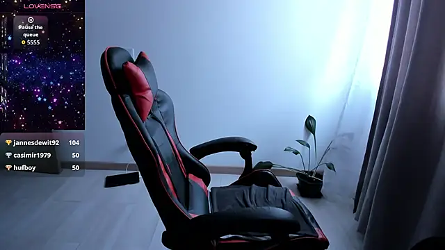 maryluna95 online show from April 2026 06:25:02 PM