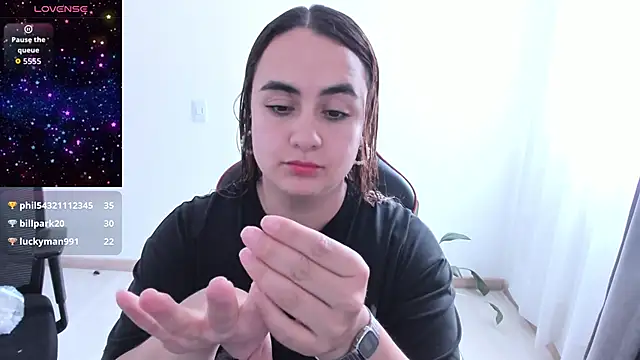 maryluna95 online show from April 2026 06:31:02 PM
