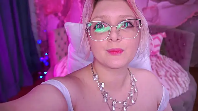 Snapshot of CoolTatis chatting on November 2025 07:23:02 AM CoolTatis online show from November 2025 07:23:02 AM