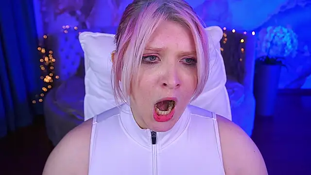 Snapshot of CoolTatis chatting on October 2025 02:38:02 PM CoolTatis online show from October 2025 02:38:02 PM