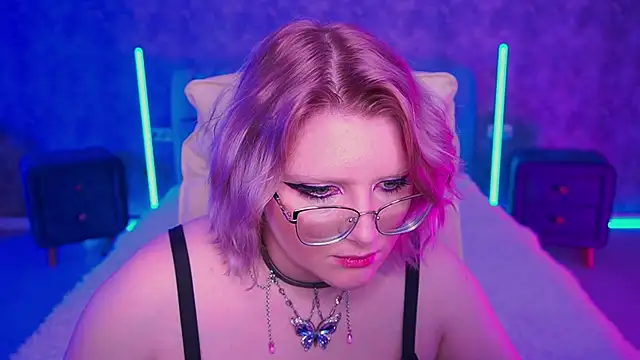 CoolTatis online show from April 2026 06:17:01 AM