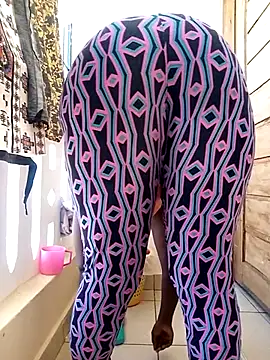 zainabsmile online show from November 2025 12:00:02 PM