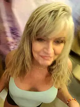 Snapshot of annika_lately chatting on November 2025 10:32:01 PM annika lately online show from November 2025 10:32:01 PM