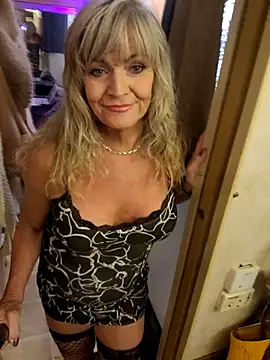 Snapshot of annika_lately chatting on October 2025 02:38:02 AM annika lately online show from October 2025 02:38:02 AM