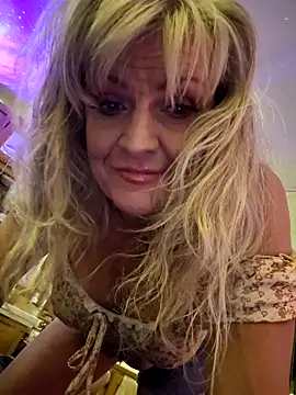 Snapshot of annika_lately chatting on November 2025 04:06:01 AM annika lately online show from November 2025 04:06:01 AM