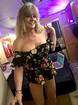 Snapshot of annika_lately chatting on September 2025 02:29:02 AM annika lately online show from September 2025 02:29:02 AM