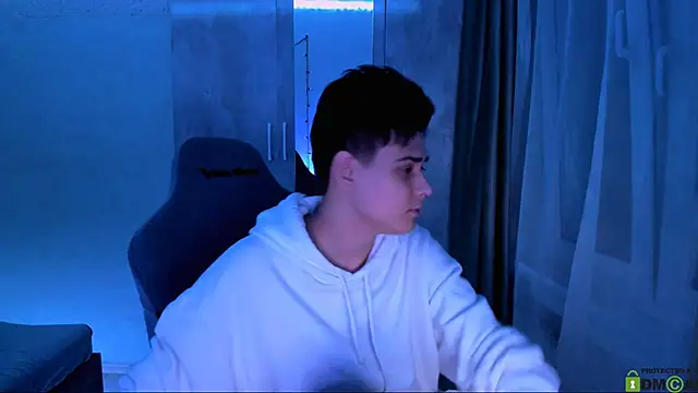 Foxicfu online show from March 2025 03:09:02 PM