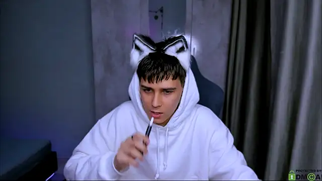 Foxicfu online show from February 2025 02:26:01 PM