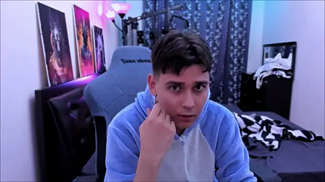 Foxicfu online show from September 2025 01:57:02 PM