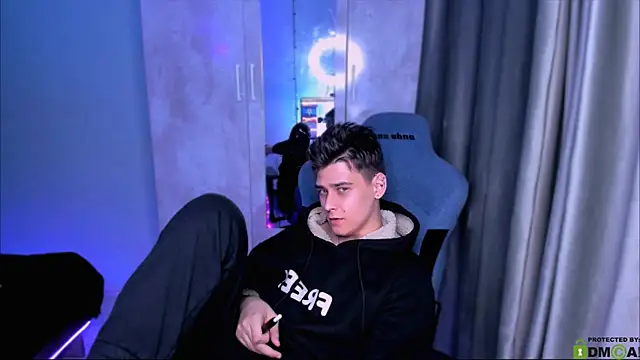 Foxicfu online show from March 2025 02:40:01 PM