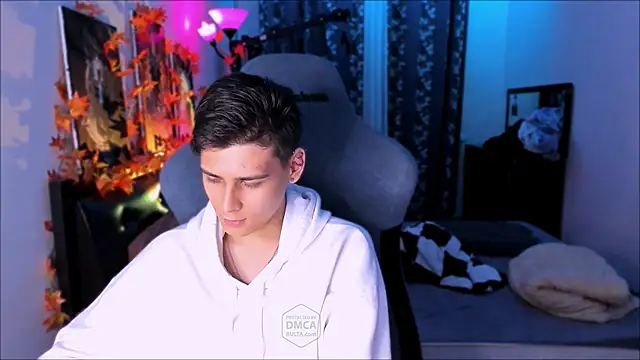 Foxicfu online show from October 2025 07:29:01 PM