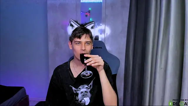 Foxicfu online show from February 2025 03:40:01 PM