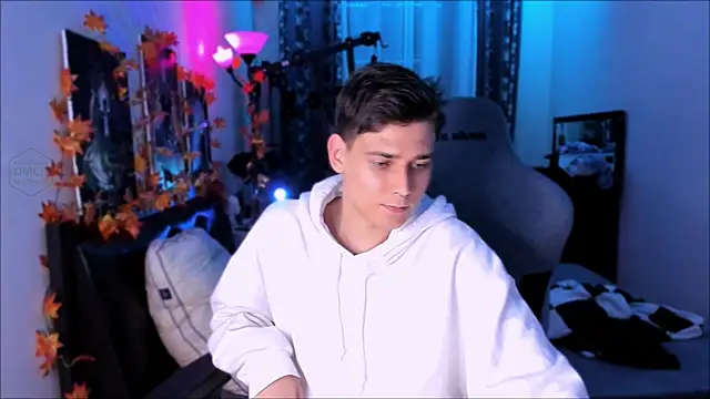 Foxicfu online show from September 2025 06:02:01 PM