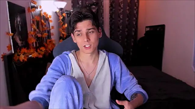 Foxicfu online show from November 2025 08:01:02 PM