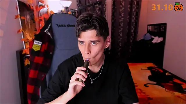 Foxicfu online show from October 2025 03:47:02 PM