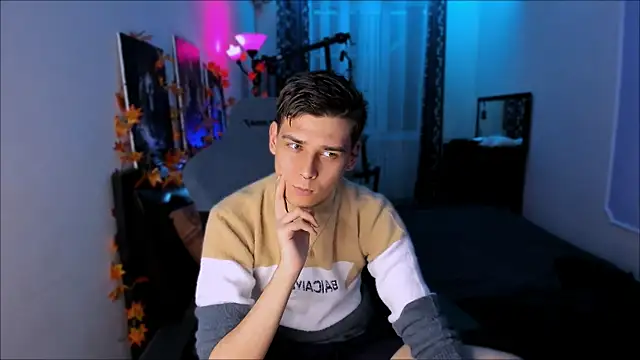 Foxicfu online show from October 2025 03:57:02 PM