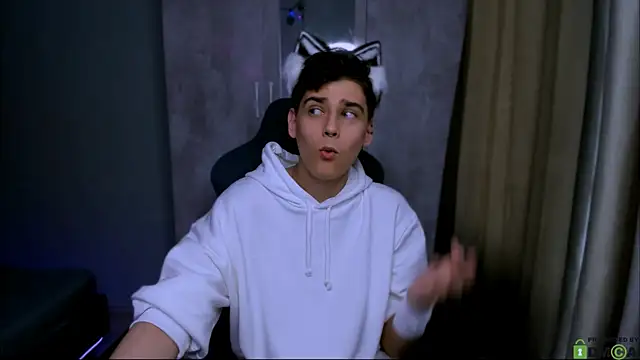 Foxicfu online show from February 2025 09:58:01 AM