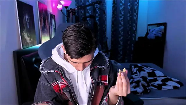 Foxicfu online show from September 2025 02:12:02 PM