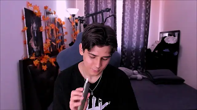 Foxicfu online show from November 2025 08:14:01 AM