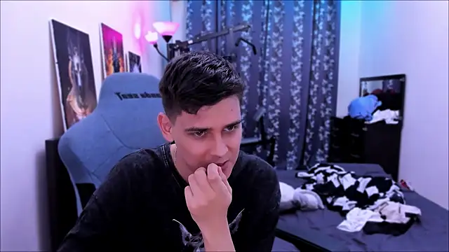 Foxicfu online show from September 2025 12:54:01 PM